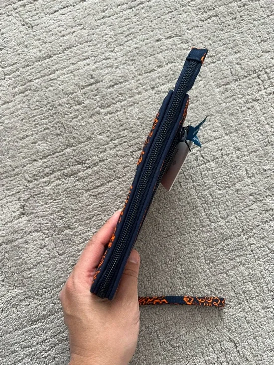 Vera Bradley Syracuse RFID Wristlet - Picture 3 of 14